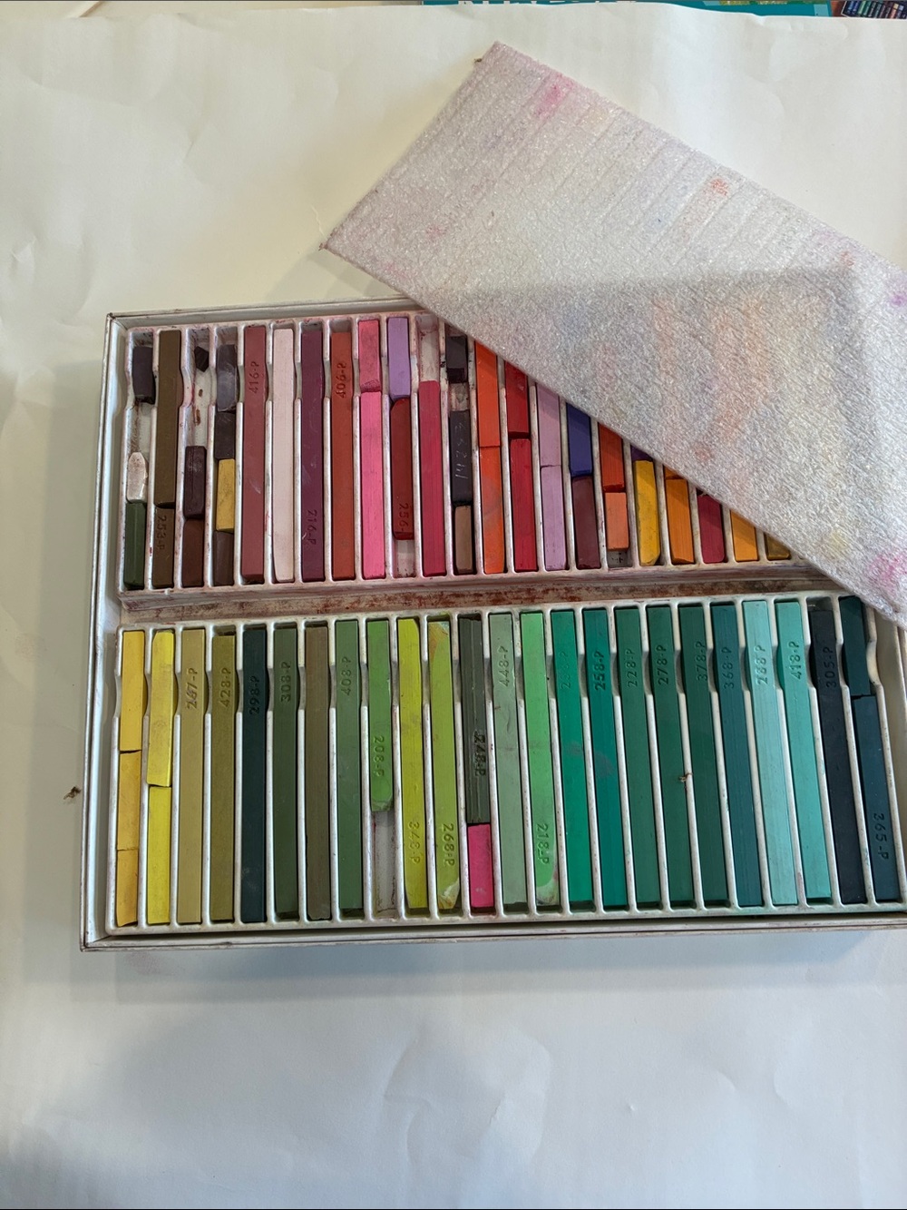 Paint collection - Picture 2 of 8